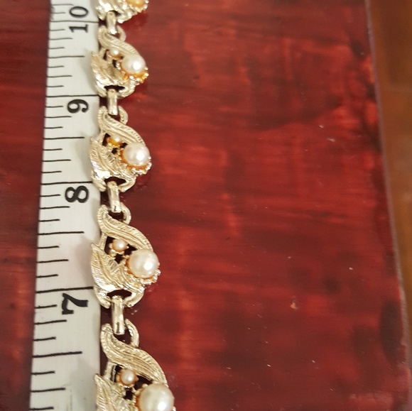 Vintage 17" faux pearls gold tone choker. - Picture 3 of 7